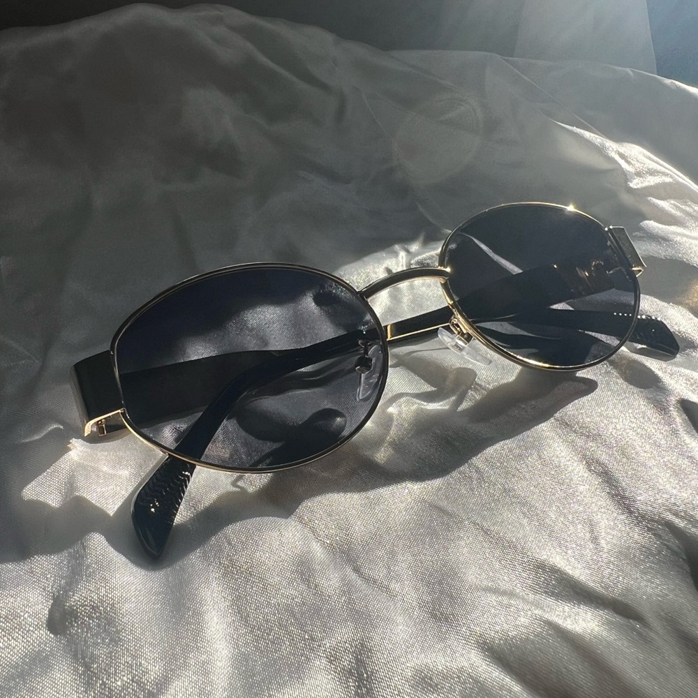 Retro Small Oval Frame